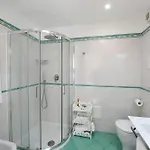 La Cascata Oda ve Kahvaltı